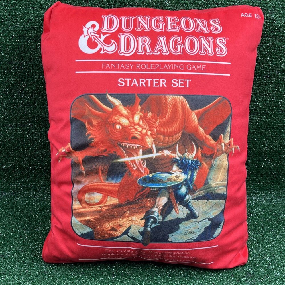 Dungeons &‎ Dragons Starter Set Decorative Throw Pillow Red